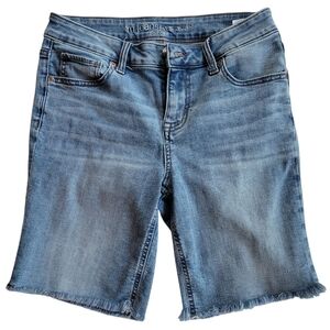 Maurices Mid-Rise Blue Denim Shorts Size 6